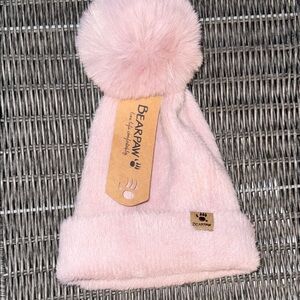 Beautiful BearPaw Soft Pink ladies Pom-Pom Hat. Super soft and warm!